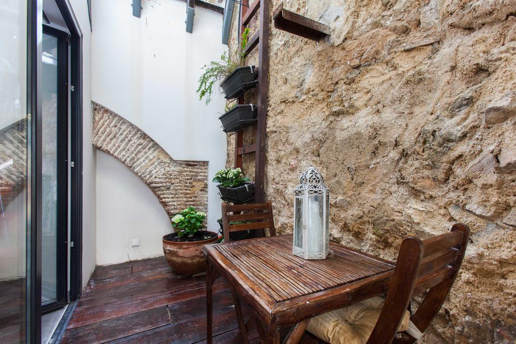 The Old Stables Chiado Apartments Лиссабон Экстерьер фото